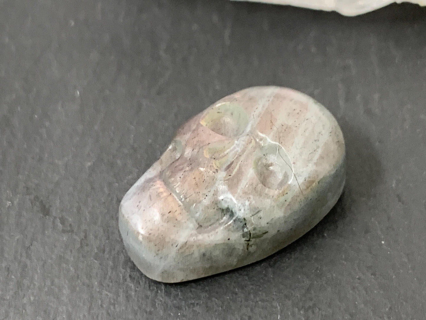Labradorite Skull Cabochon 14x22mm – Natural Green Stone Gemstone Carving