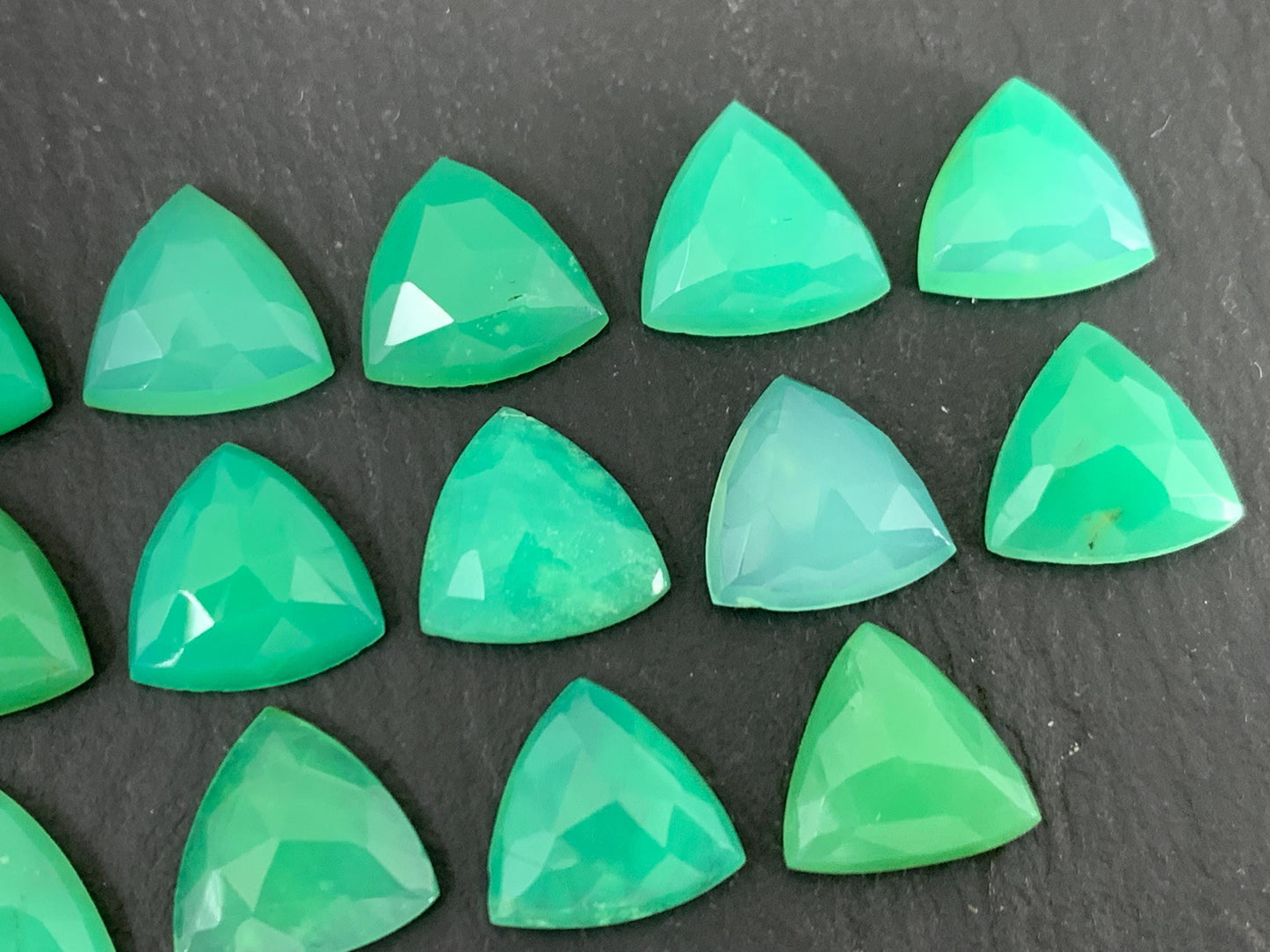 Faceted Chrysoprase trilangle 10mm cabochon