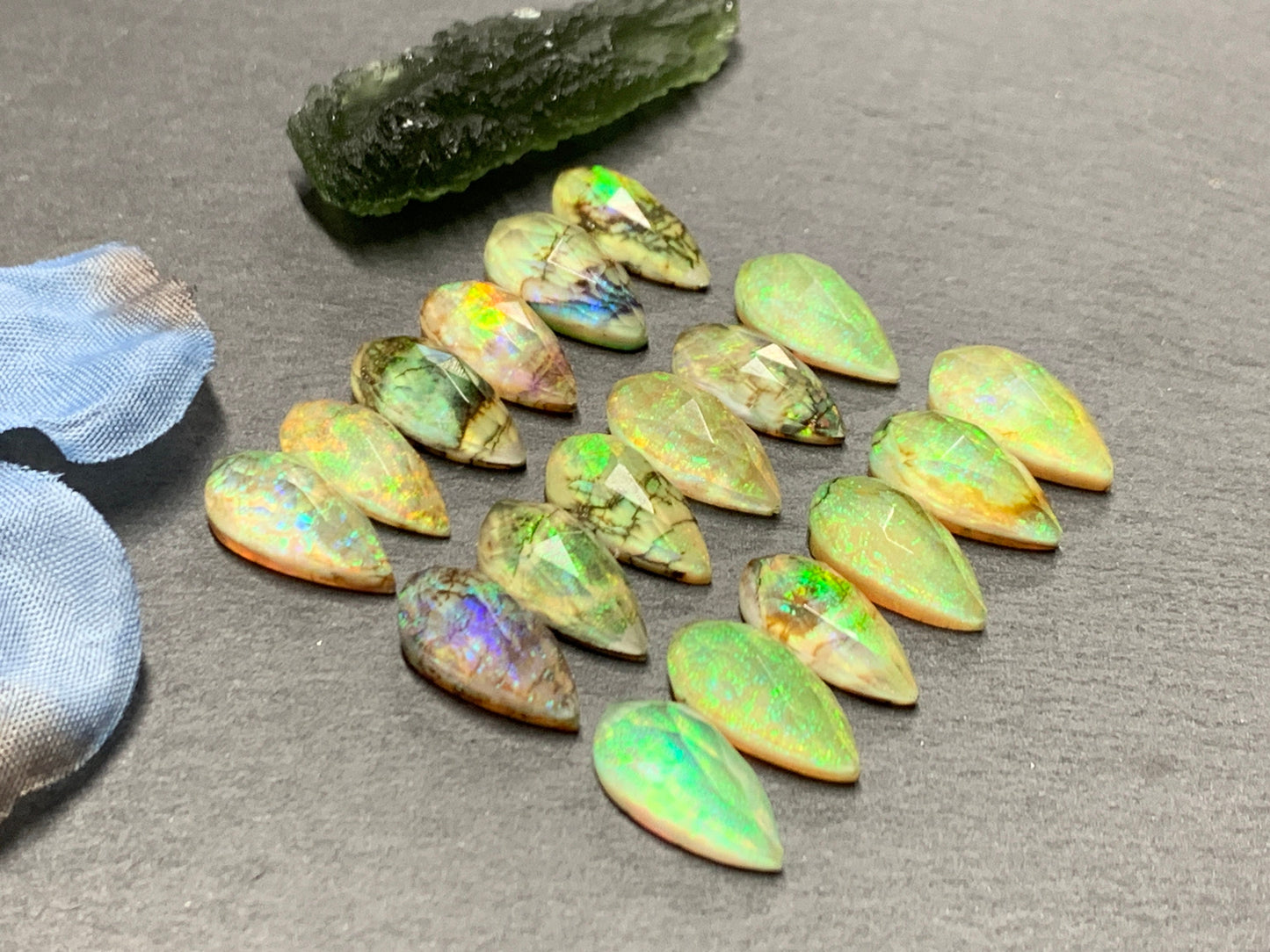 Faceted Monarch Opal pear 7x15mm cabochons - Doublet cabochons