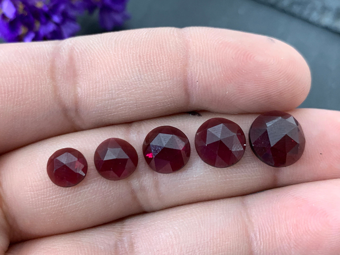 Faceted Rhodolite Garnet round 6-10mm cabochon e