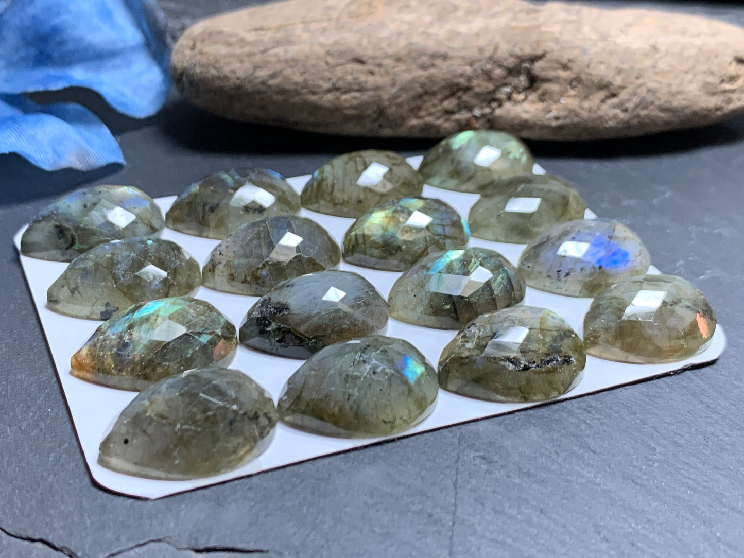 Faceted Labradorite pear 15x20mm cabochon - Calibrated Labradorite