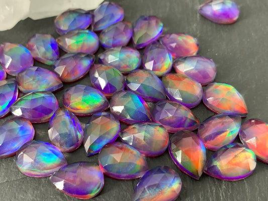 Faceted Aurora Opal pear 8x12mm cabochon - Doublet cabochons