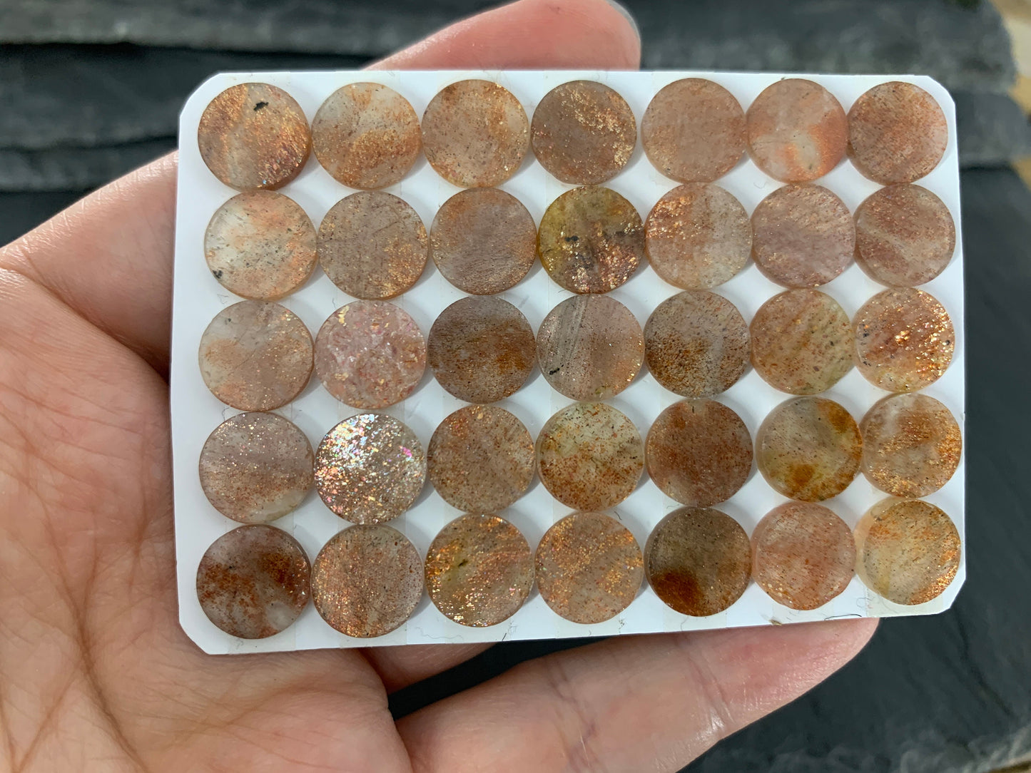 Flat Sunstone round 10mm cabochon - Calibrated cabochons