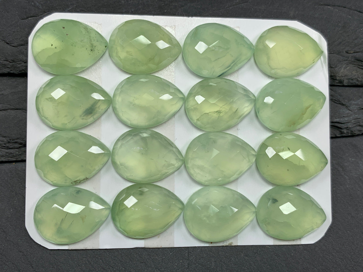 Faceted Prehnite pear 15x20mm cabochon - Calibrated cabochons