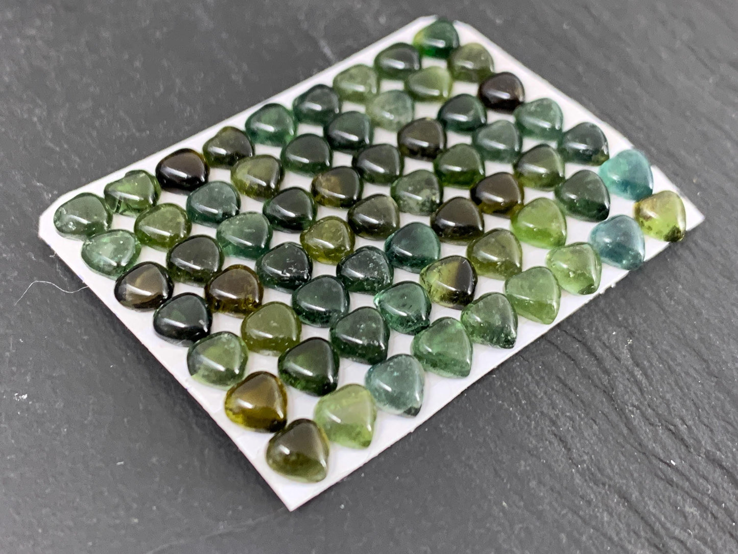 Green Tourmaline heart 5mm cabochon - Calibarted cabochons
