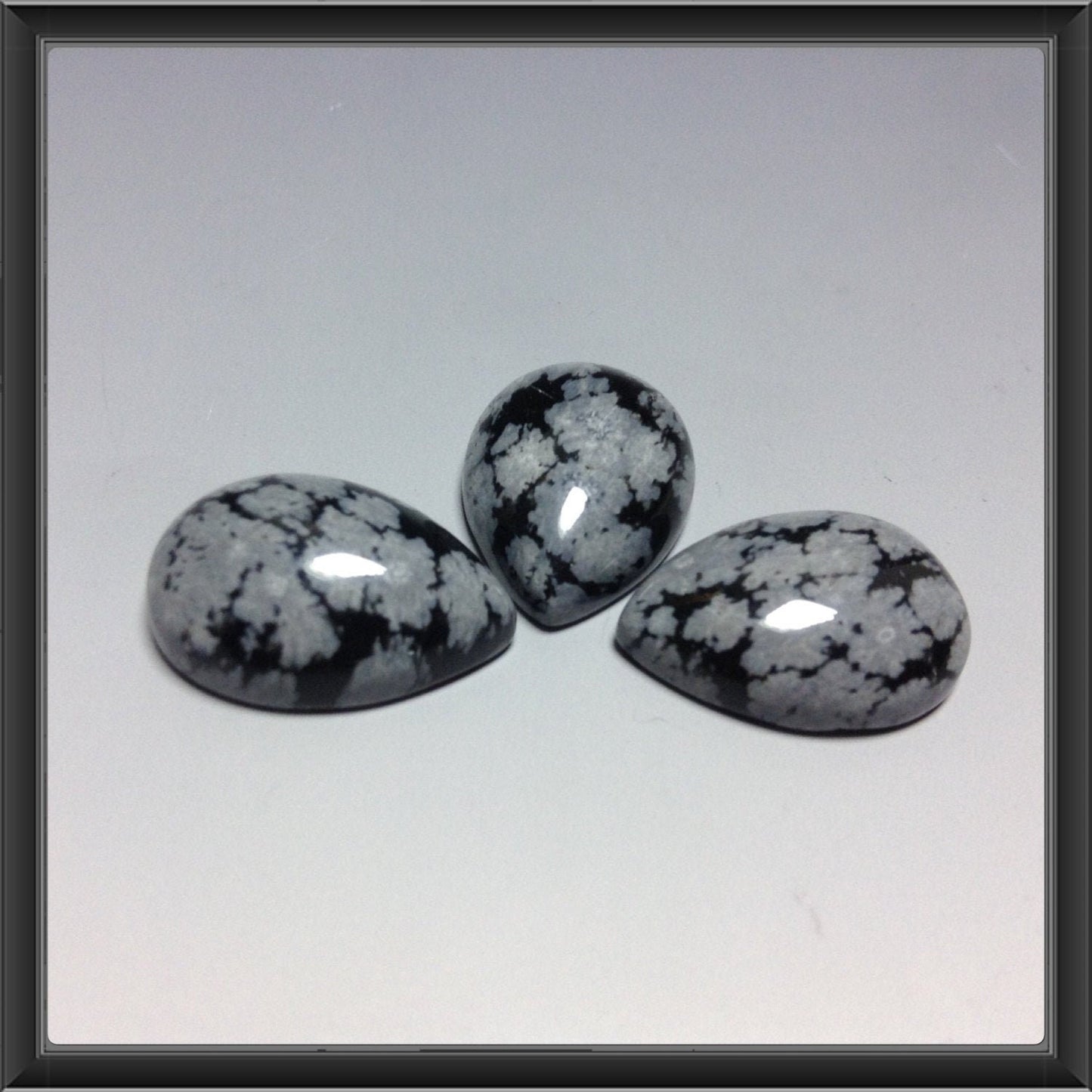 Snowflake Obsidian pear 13x18mm cabochon - Calibrate cabochons