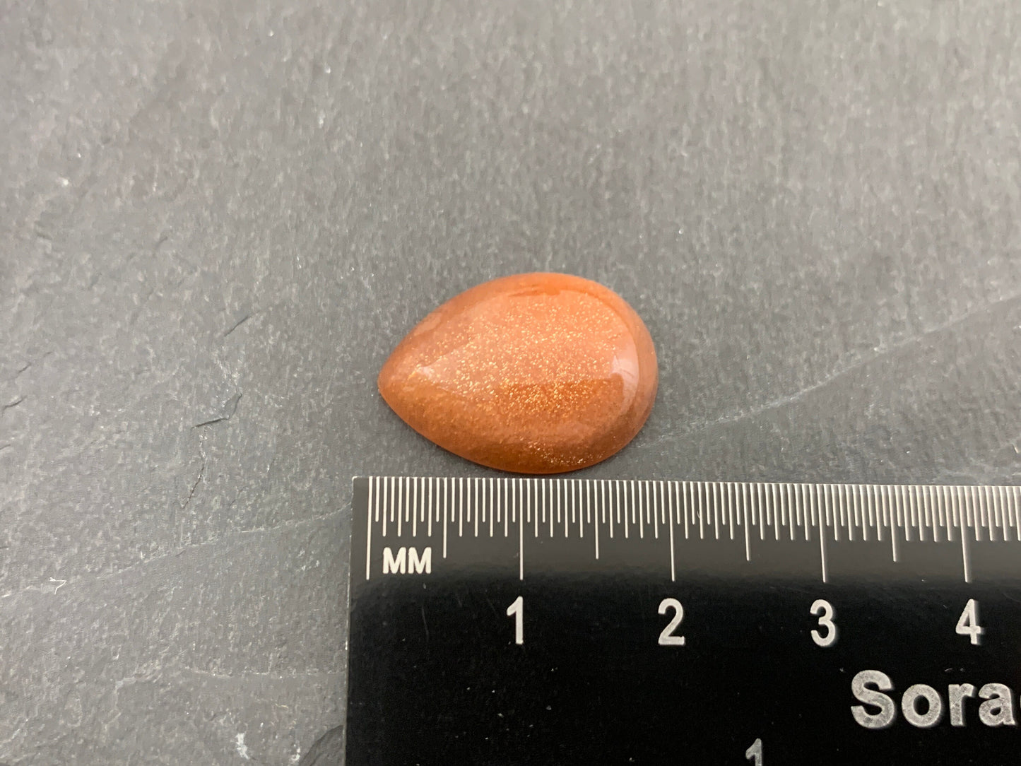 Goldsand Sunstone pear 15x20mm cabochon - Calibrated cabochons