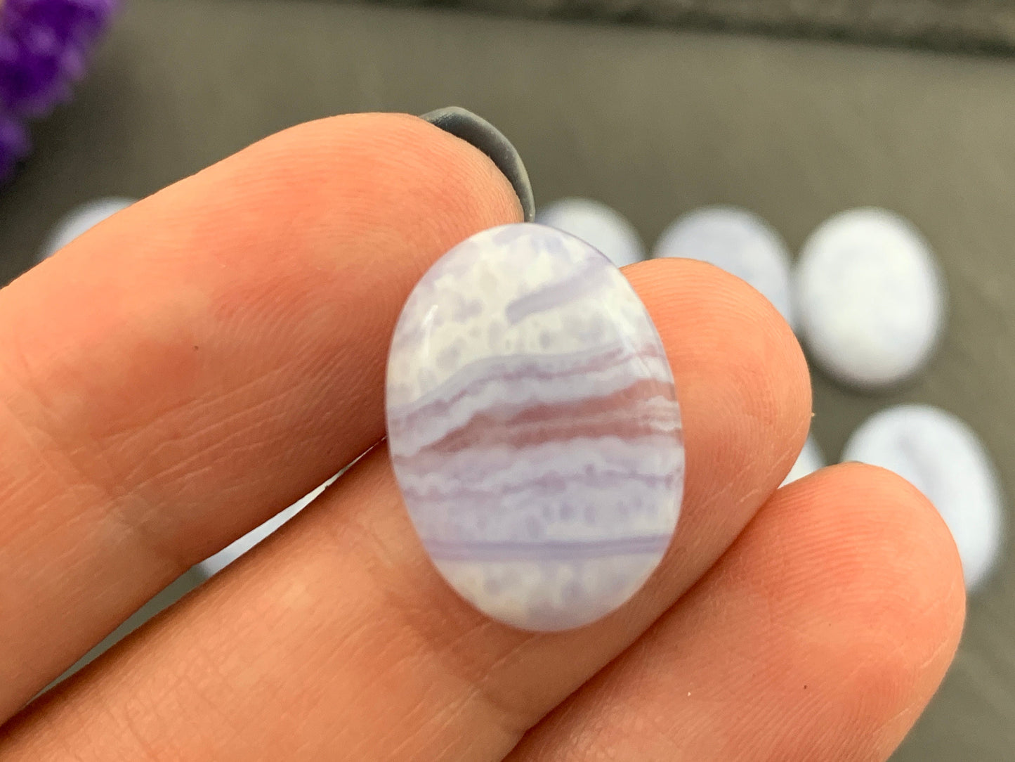 Blue Lace Agate oval 13x18mm cabochon - Calibrated cabochons