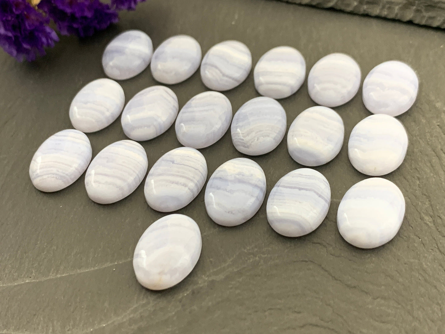 Blue Lace Agate oval 13x18mm cabochon - Calibrated cabochons
