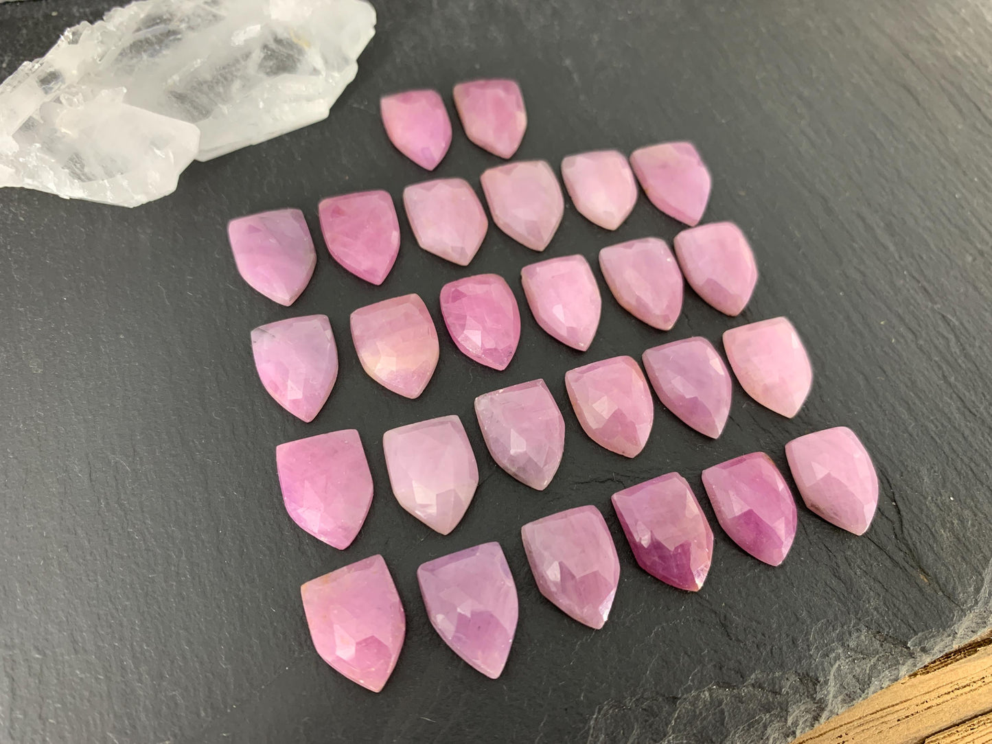 Faceted Pink Sapphire shield 10x14mm cabochon - Light pink