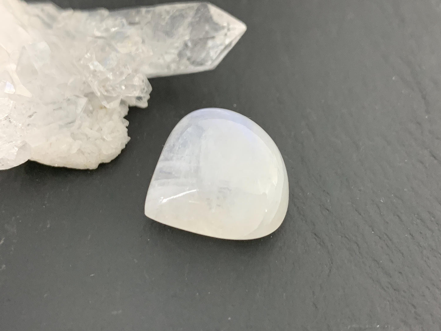 Rainbow Moonstone pear 18x19x10mm cabochon