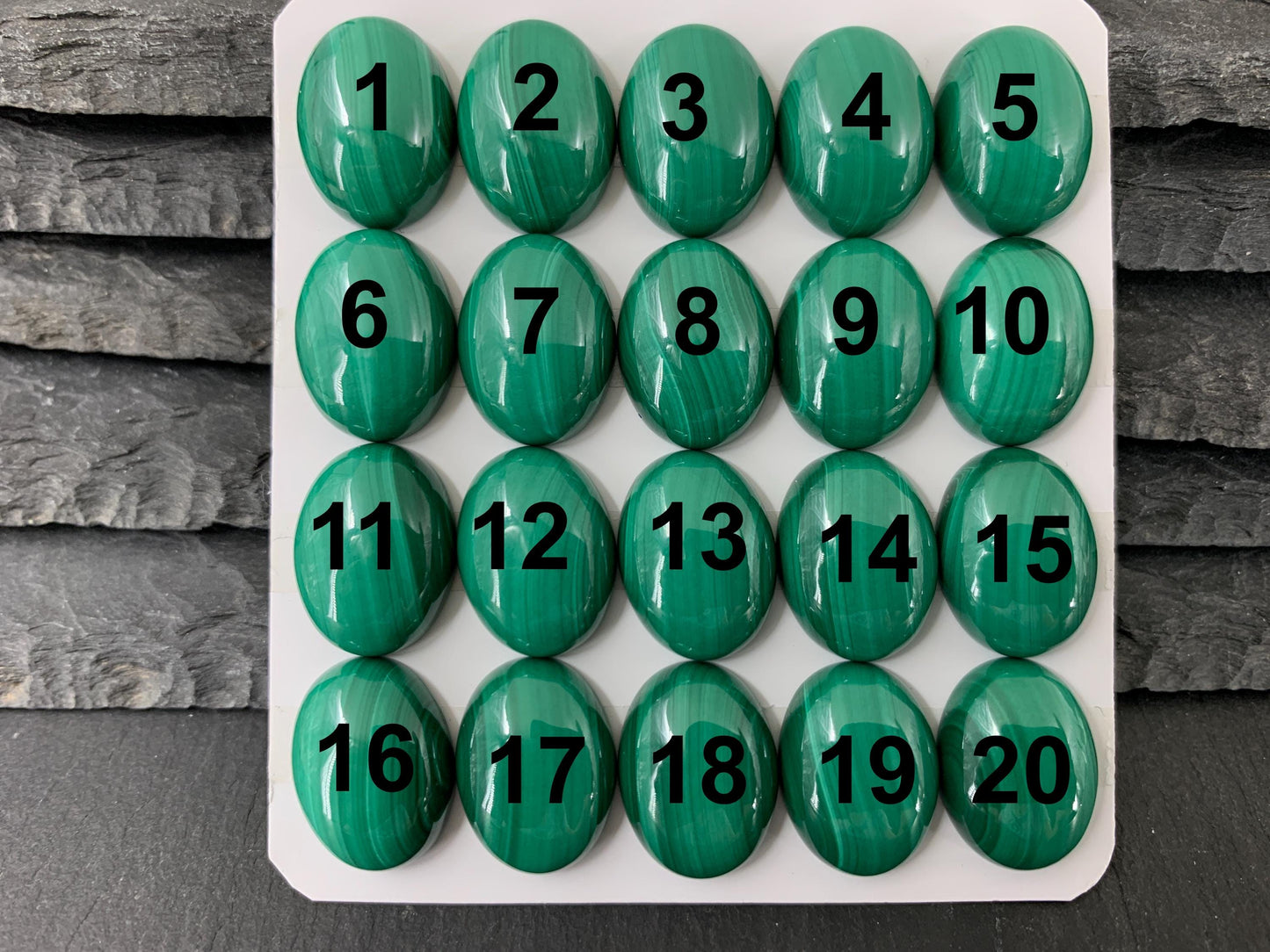 Malachite oval 12x16mm cabochon - Calibrated cabochons