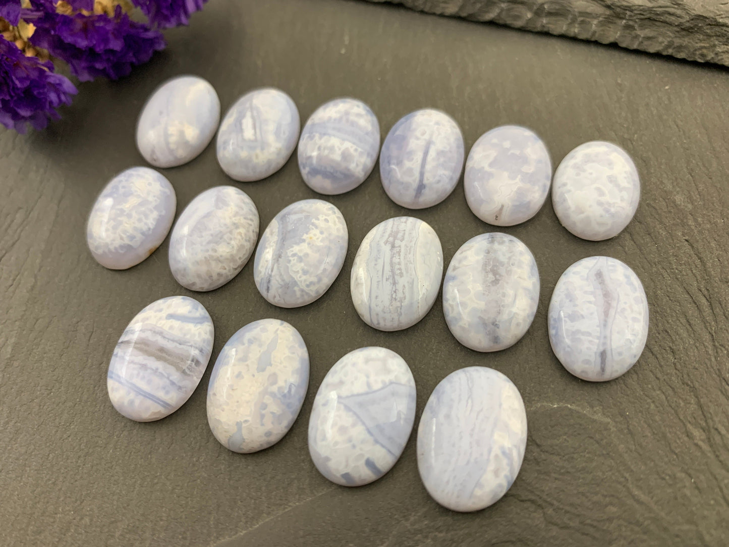 Blue Lace Agate oval 13x18mm cabochon - Calibrated cabochons