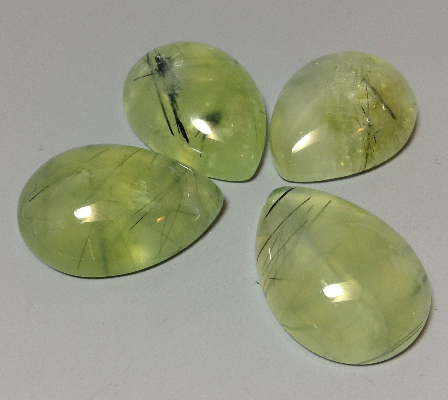 Prehnite pear 15x20mm cabochon - Calibrated cabochons