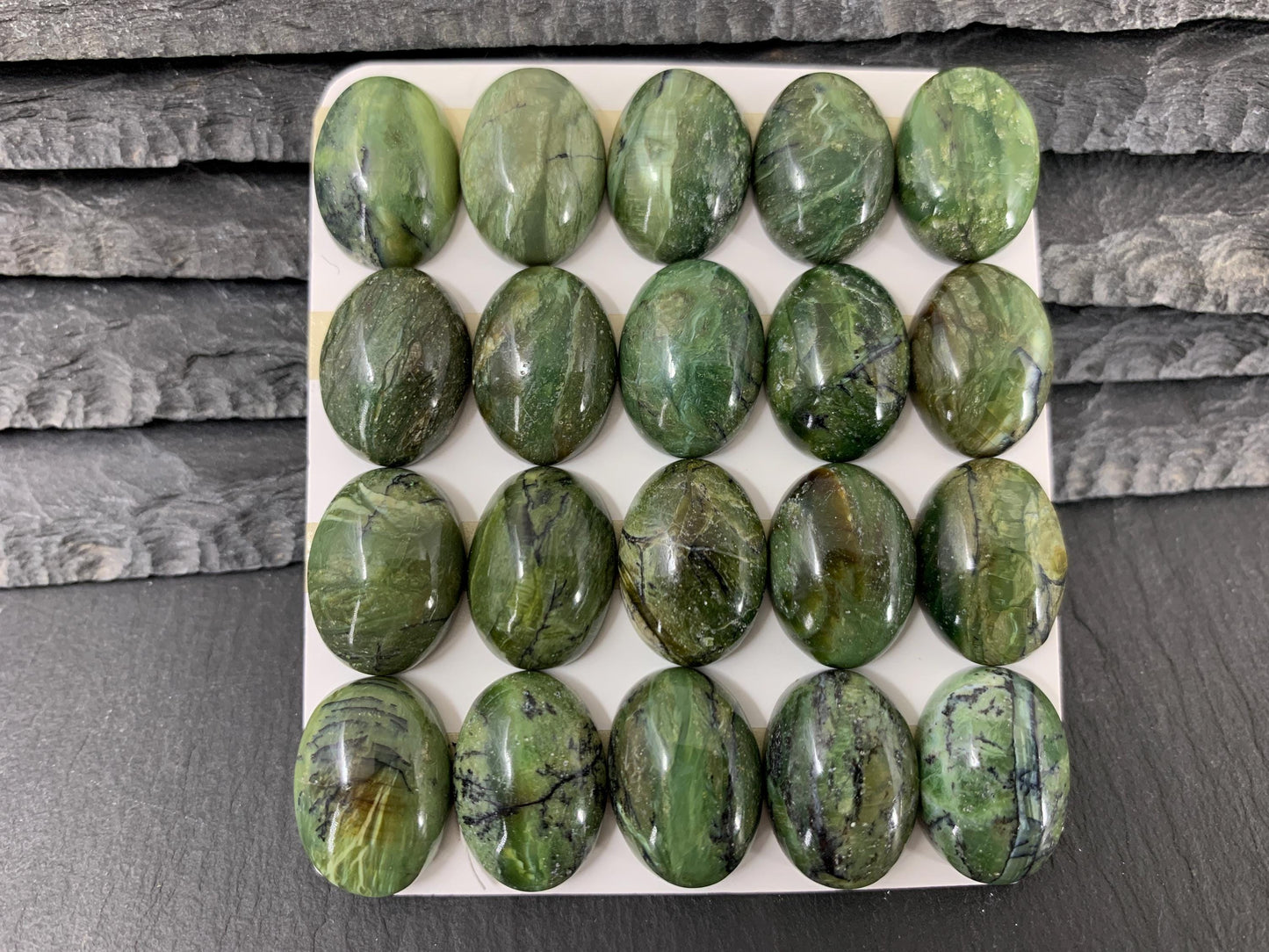 Green Opal oval 13x18mm cabochon - Calibrated cabochons
