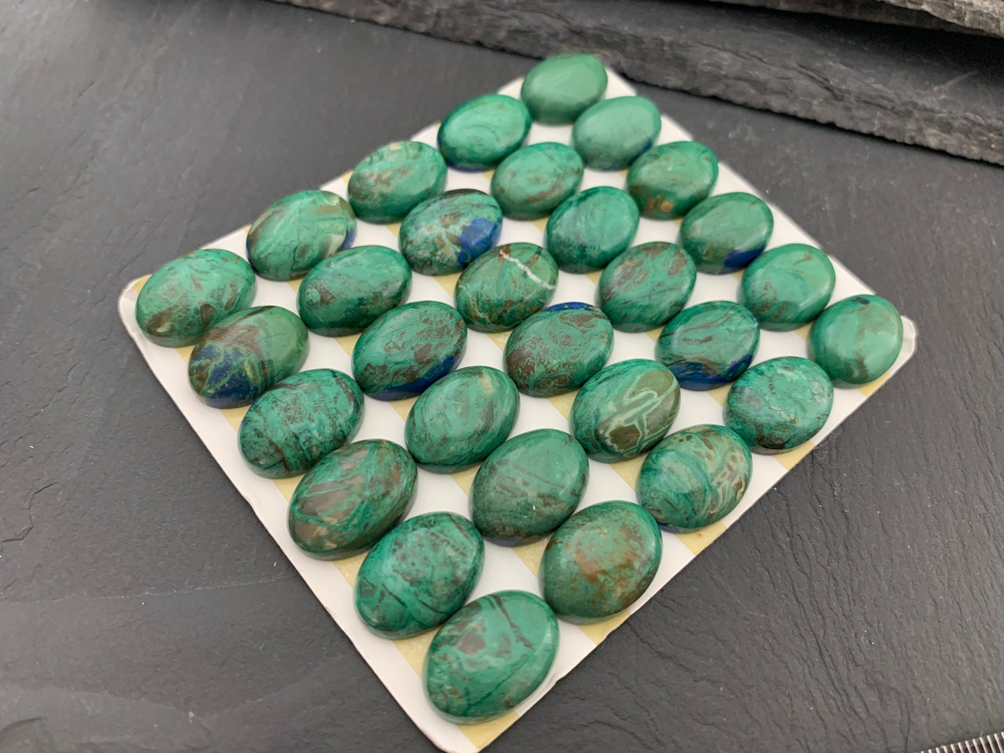 Azurite oval 13x18mm cabochon - Calibrated cabochons
