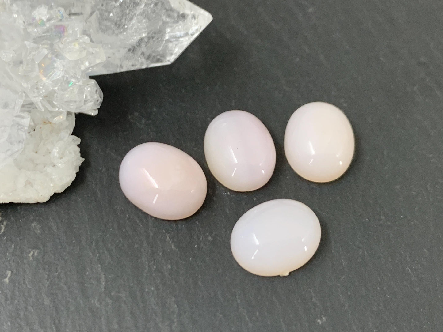 Pink Opal oval 8x10mm cabochon - Calibrated cabochons