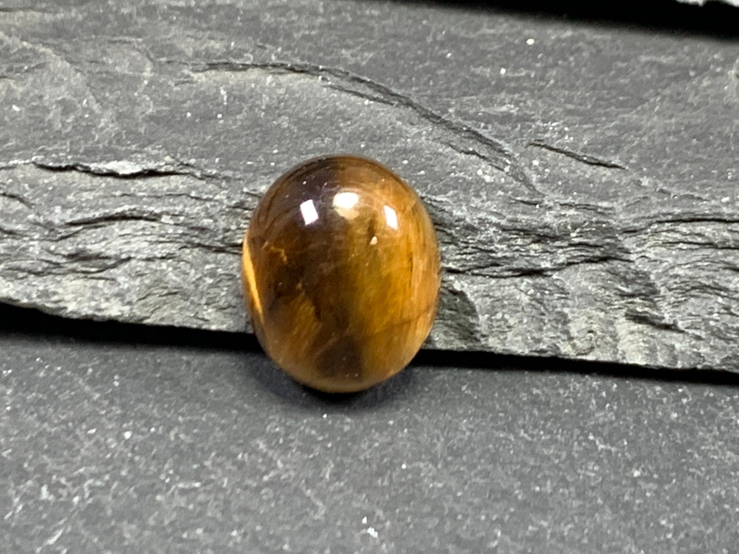 Tiger Eye oval 10x12mm cabochon - Calibrated Cabochons