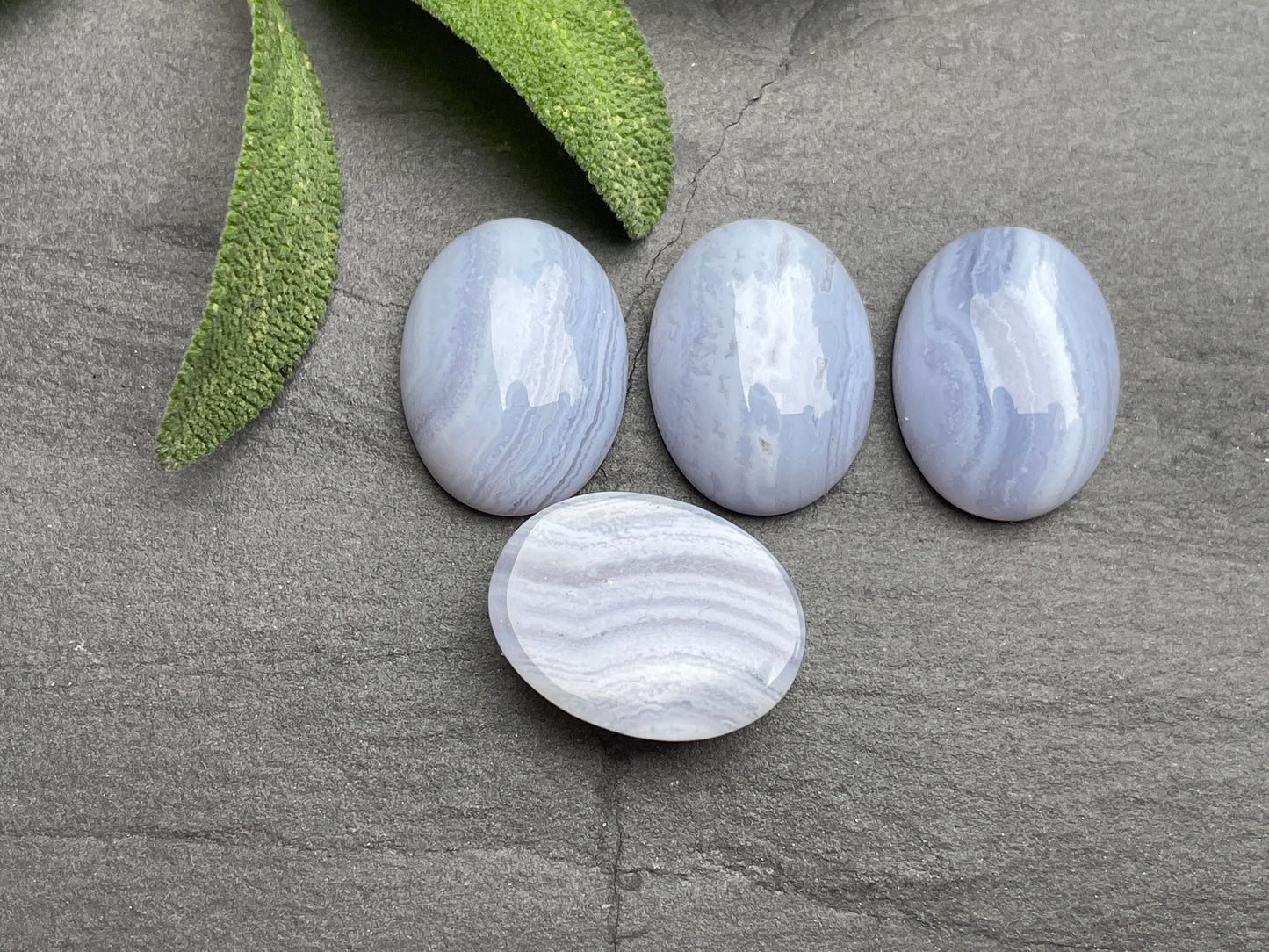 Blue Lace Agate oval 15x20mm cabochon - Calibrated cabochons