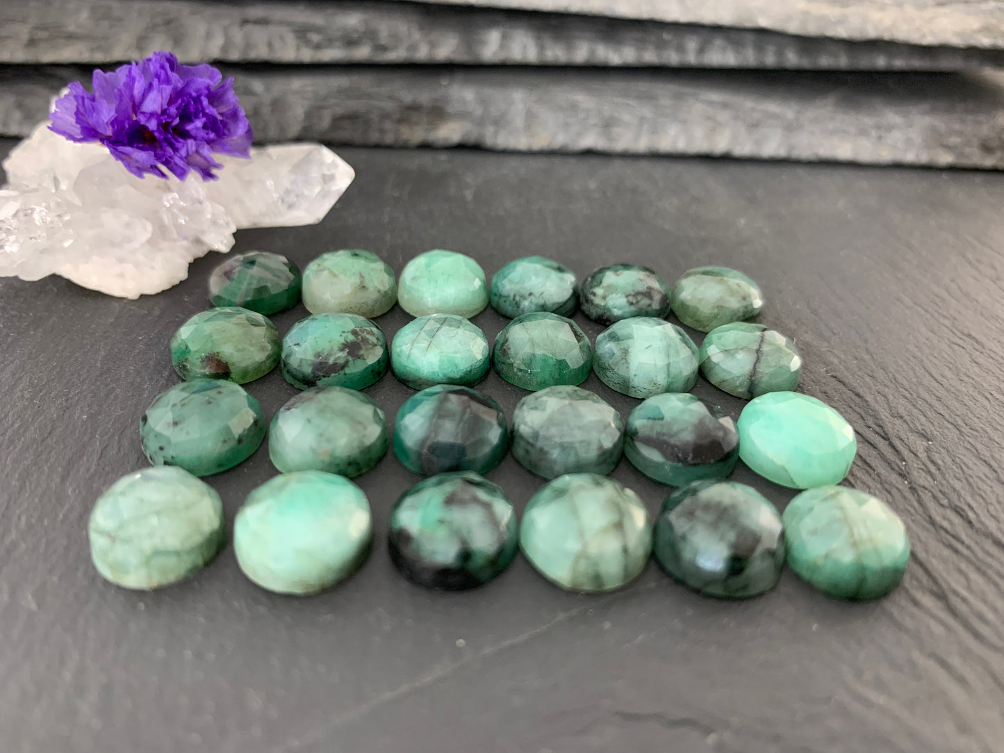 Faceted Emerald round 10mm cabochon