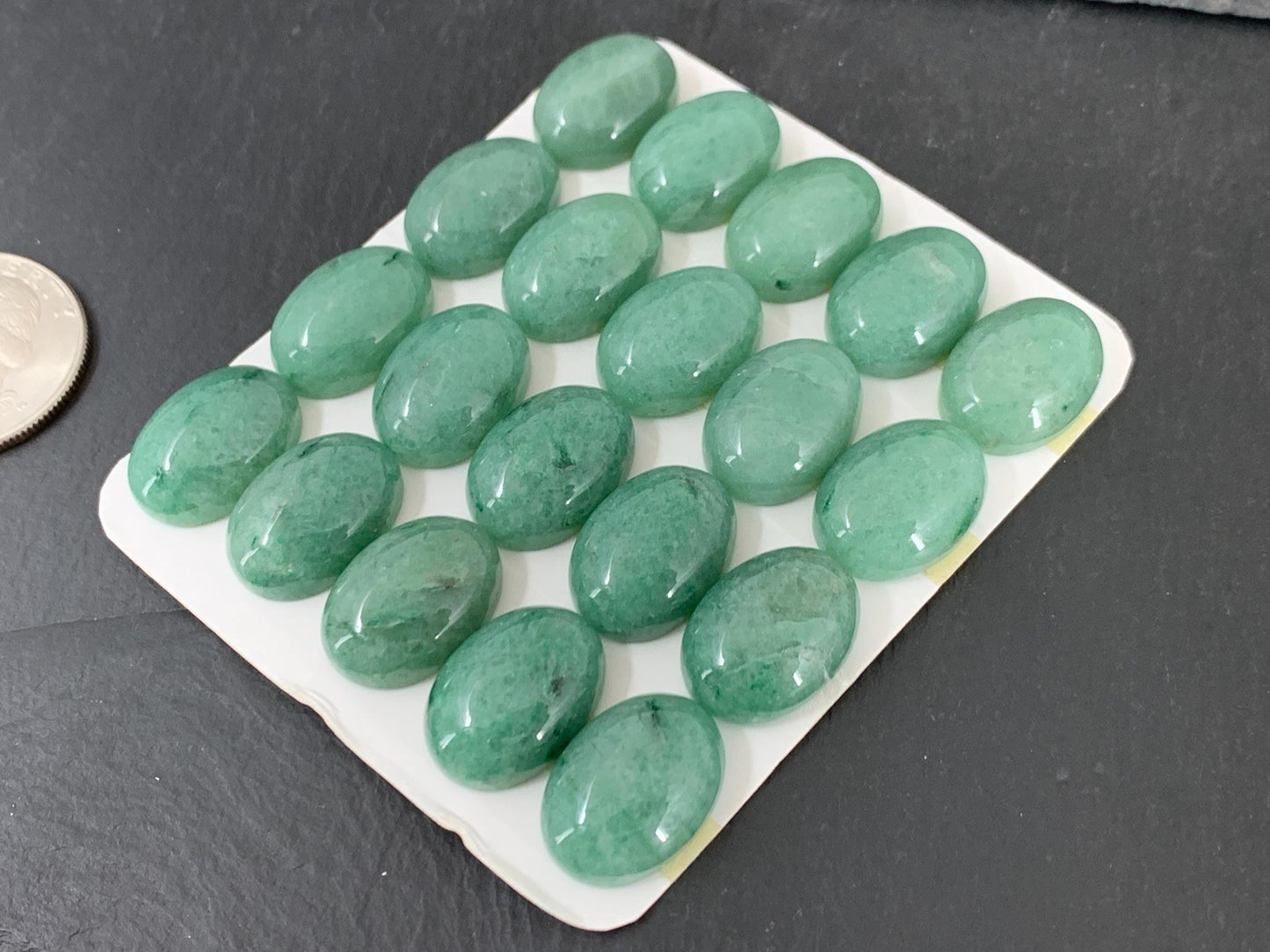Green Aventurine oval 13x18mm cabochon - Calibrated cabochons