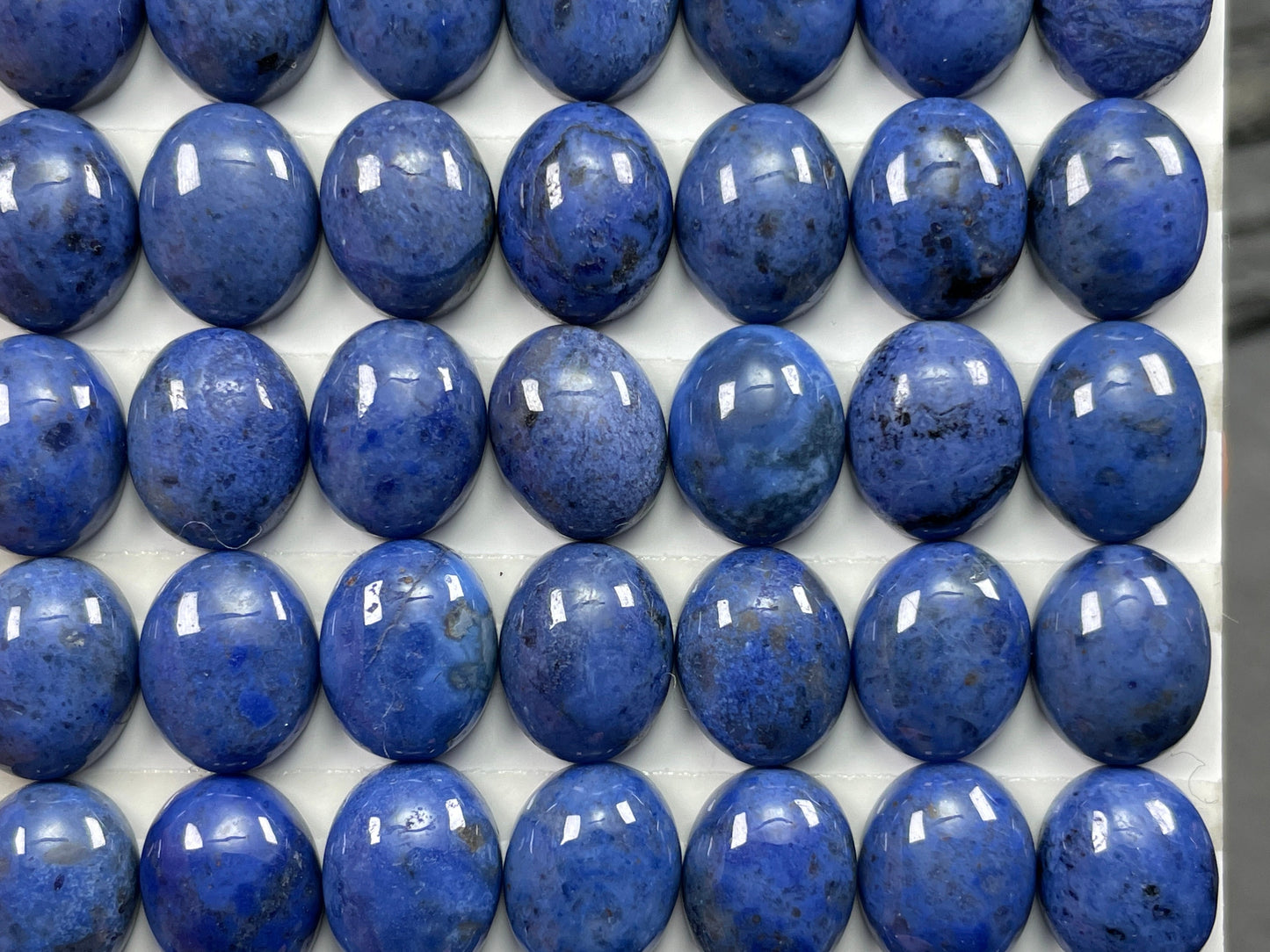Dumorterite oval 8x10mm cabochon- Calibrated cabochons