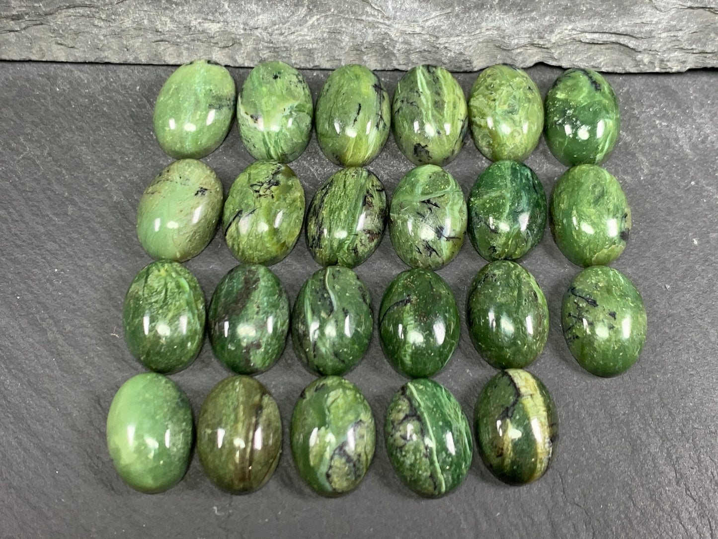 Green Opal oval 10x14mm cabochon - Calibrated cabochons