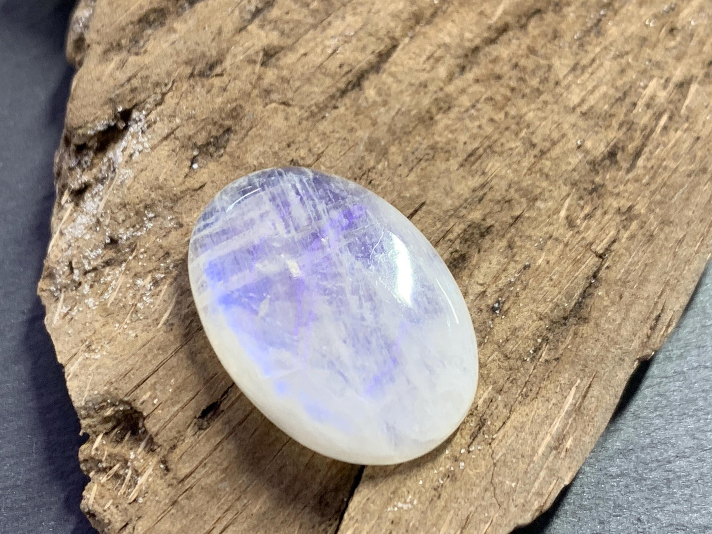 Rainbow Moonstone cabochon 24x17x5mm