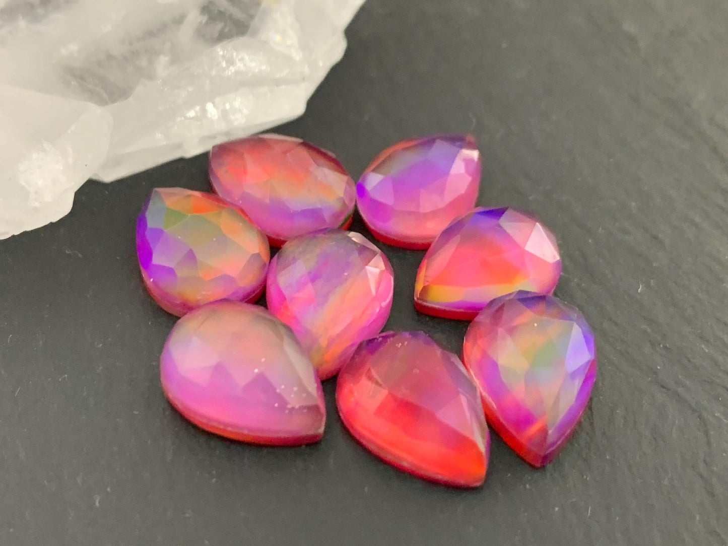 Faceted Aurora Opal pear 10x14mm - Doublet cabochons