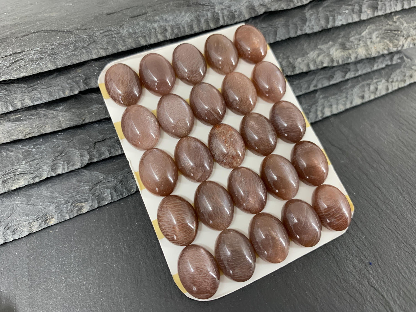 Gold Sunstone oval 12x16mm cabochon - Calibrated cabochons