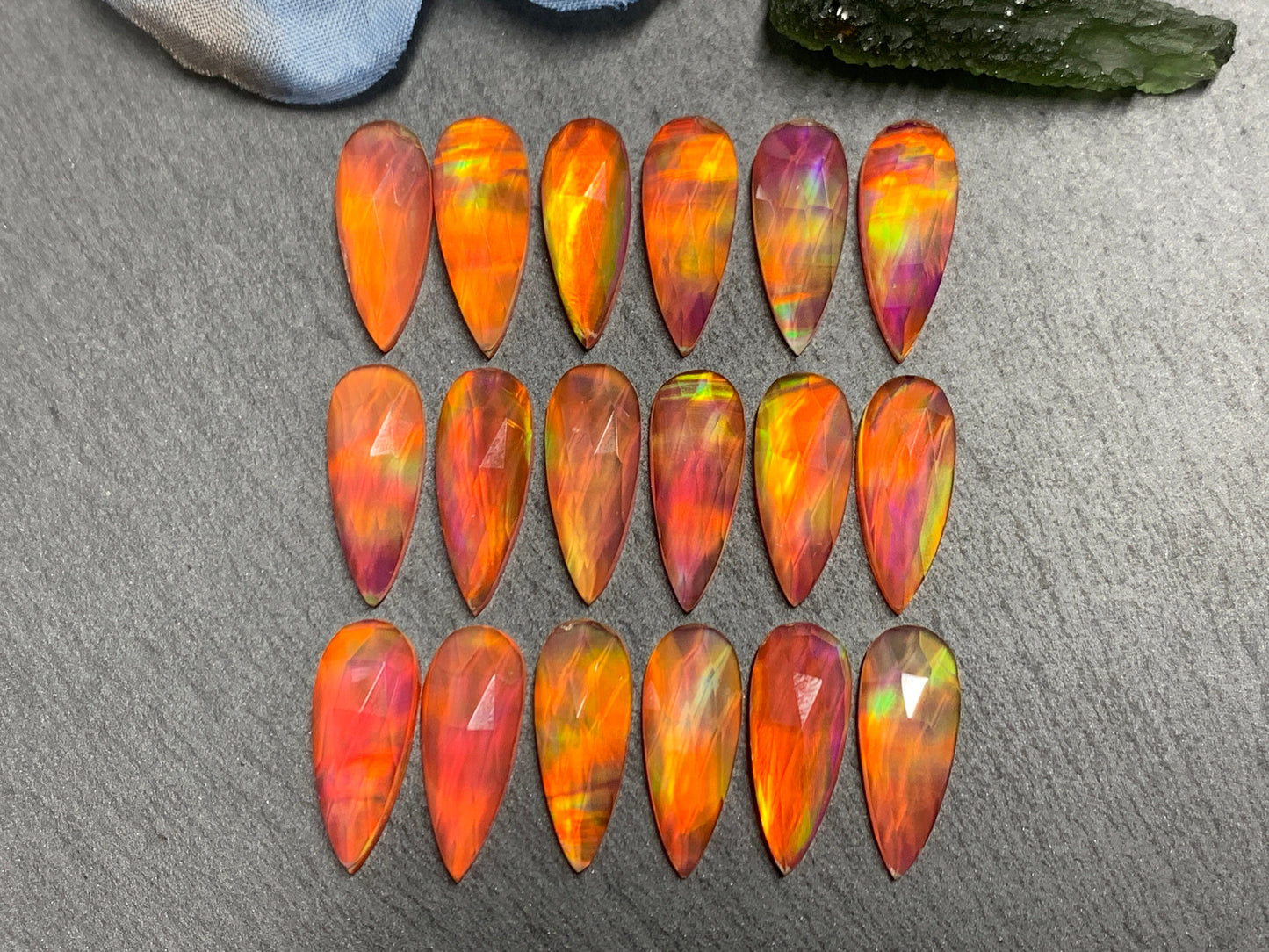 Faceted Aurora Opal pear 8x20mm cabochon - Doublet cabochons