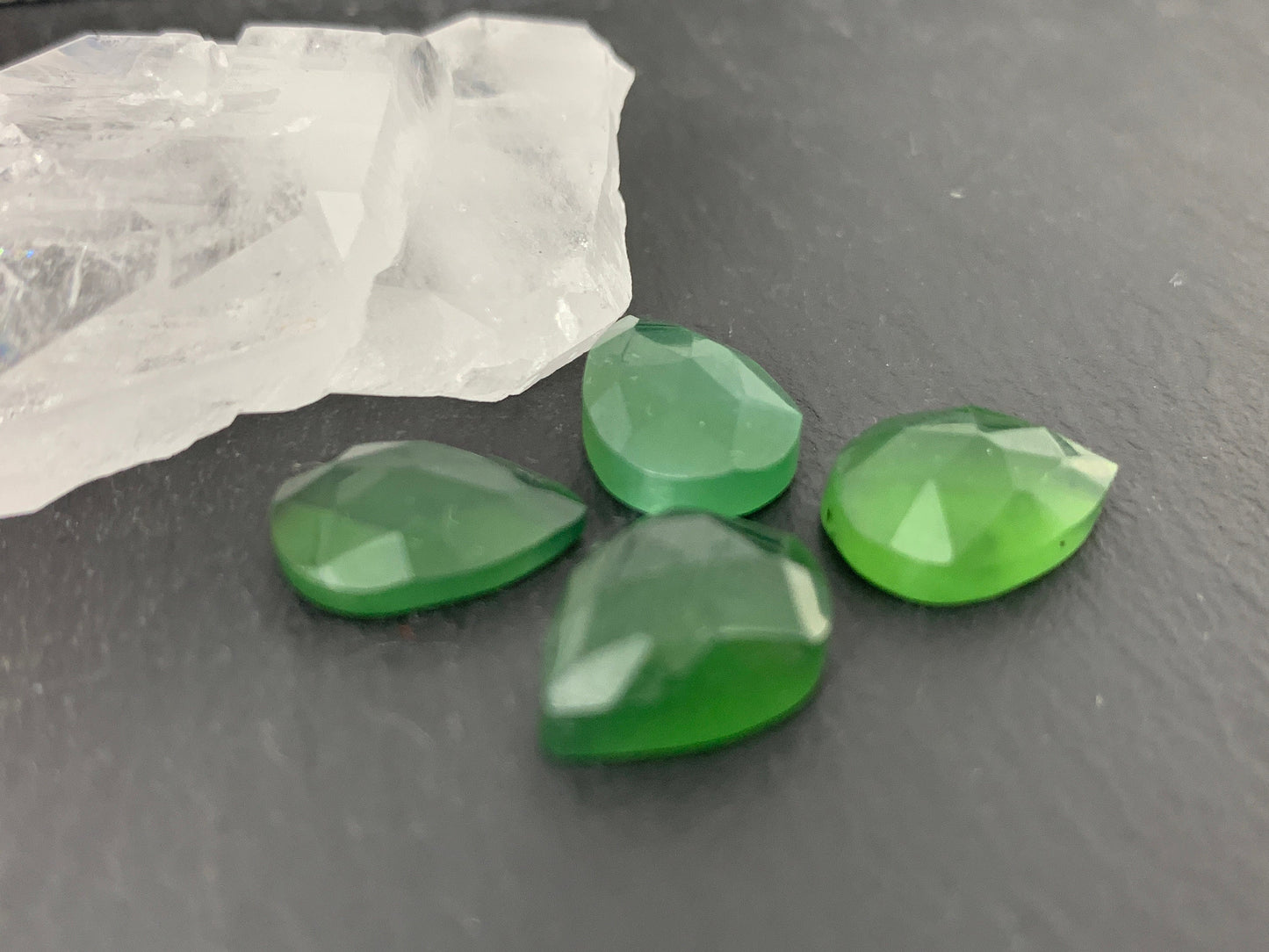 Faceted Serpentine pear 10x14mm Cabochon