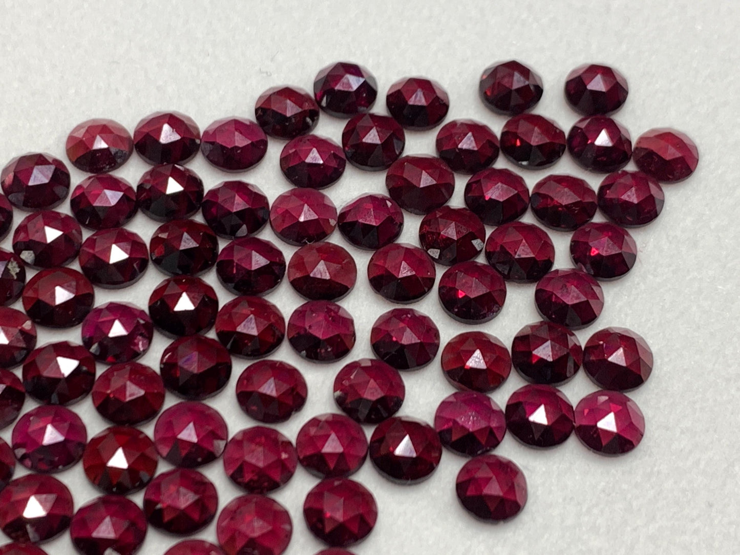 Faceted Rhodolite Garnet round 6-10mm cabochon e