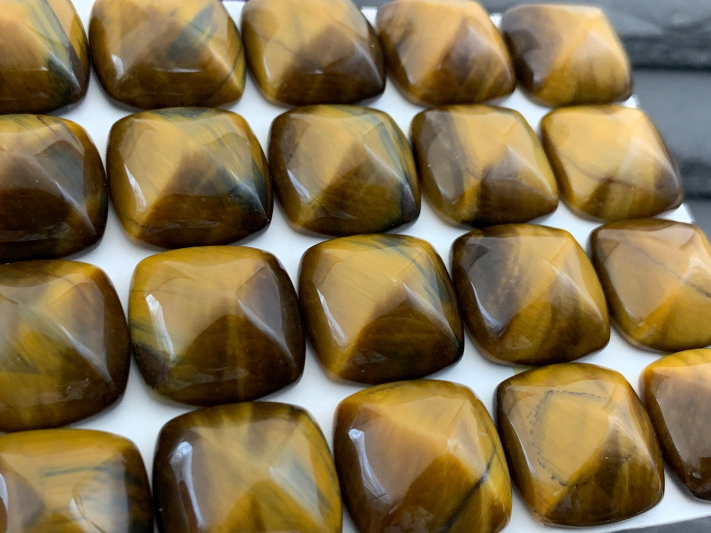 Yellow Blue Tiger Eye square cushion 18mm cabochon - Calibrated cabochons