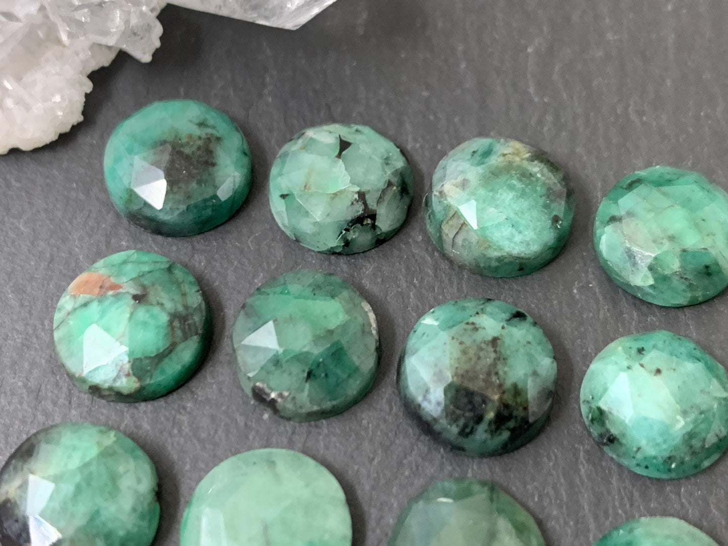 Faceted Emerald round 10mm cabochon