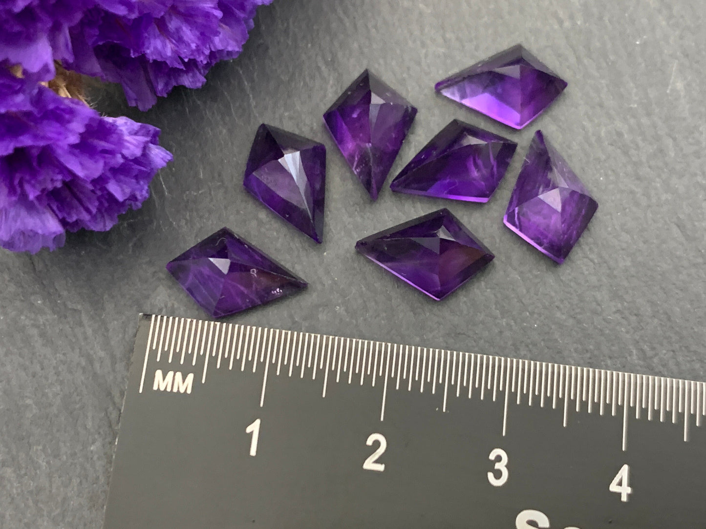 Faceted Amethyst Kite 8x12mm cabochon