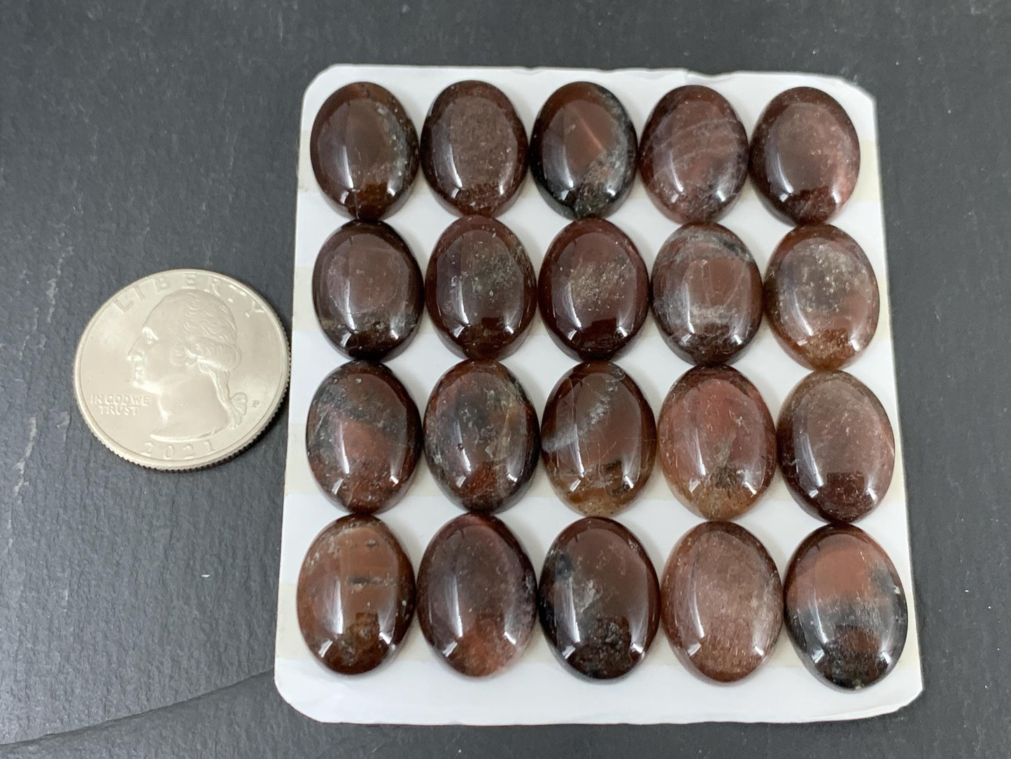 Cat's Eye oval 13x18mm cabochon - Calibrated cabochons