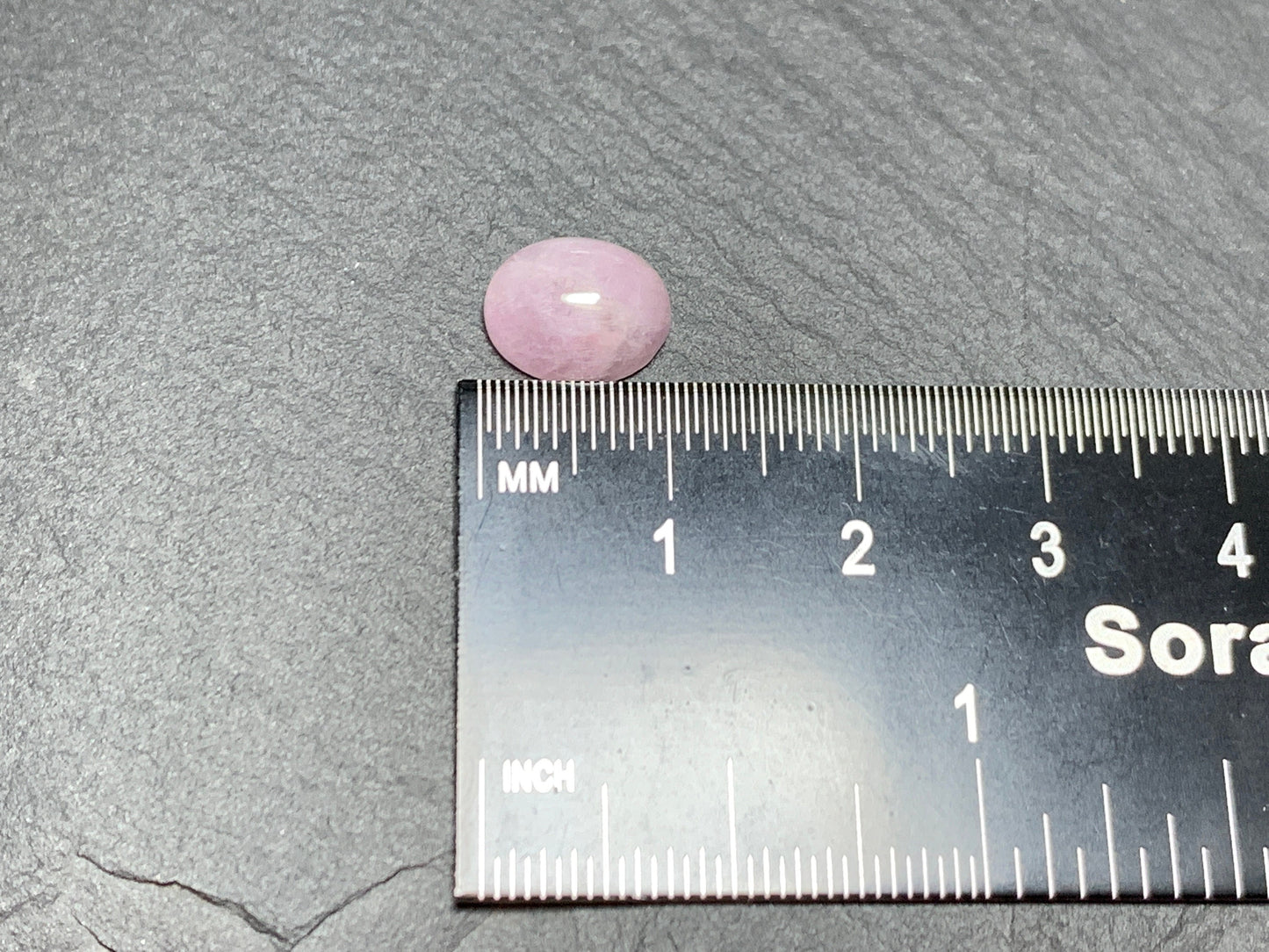 Kunzite oval 8x10mm cabochon - Calibrated cabochons
