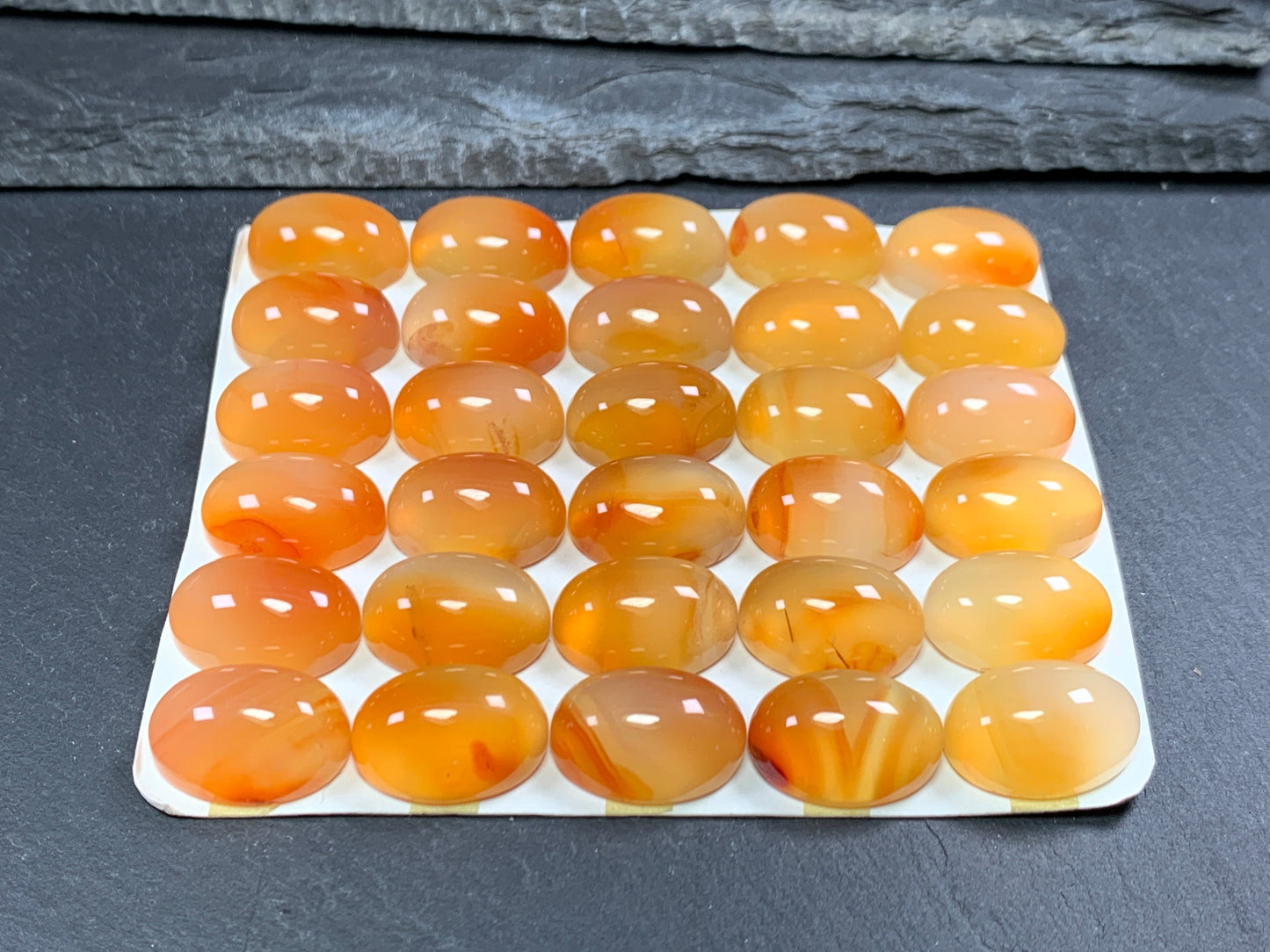 Carnelian oval 13x18mm cabochon - Calibrated cabochons