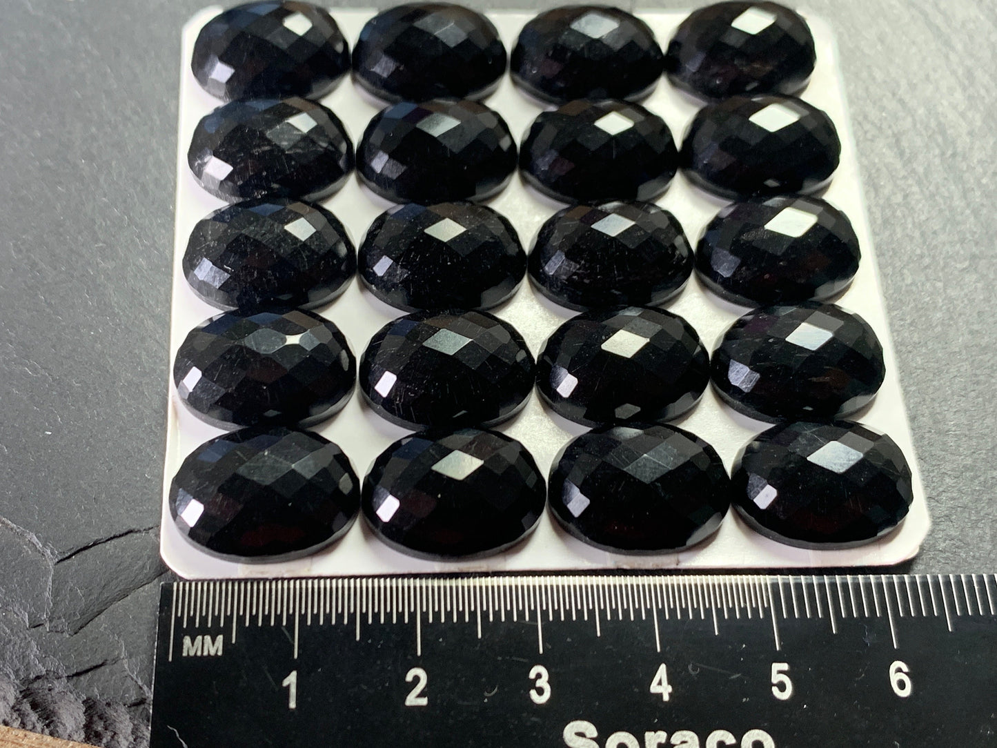 Faceted Jet oval 12x16mm cabochon - Calibrated cabochons