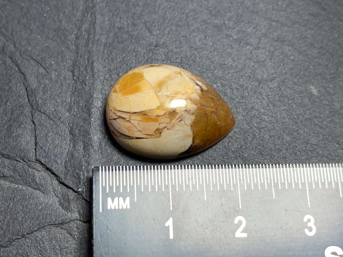 Brecciated Mookaite pear 15x20mm cabochon - Calibrated cabochons
