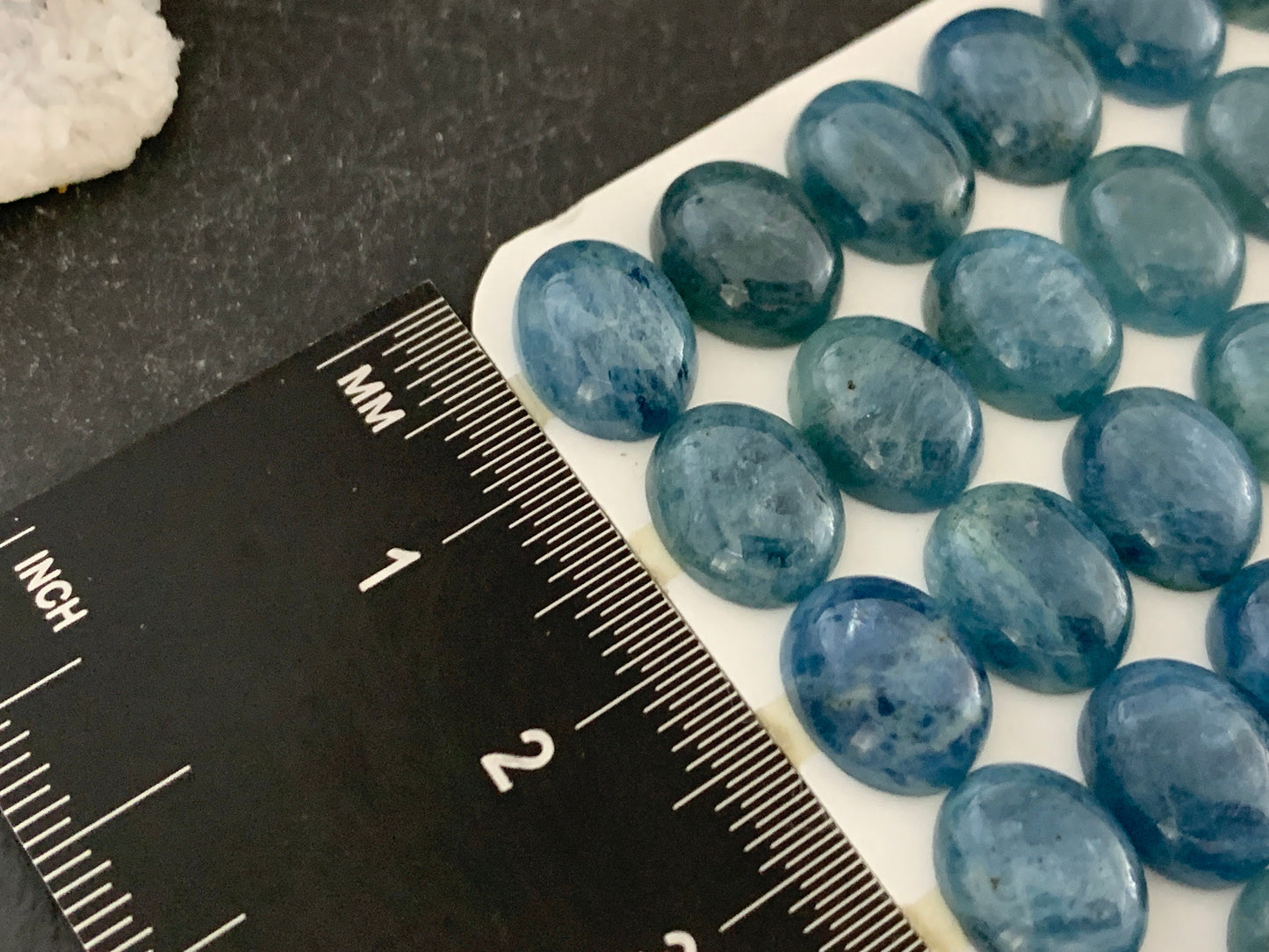 Aquamarine oval 8x10mm cabochon - - Calibrated cabochons