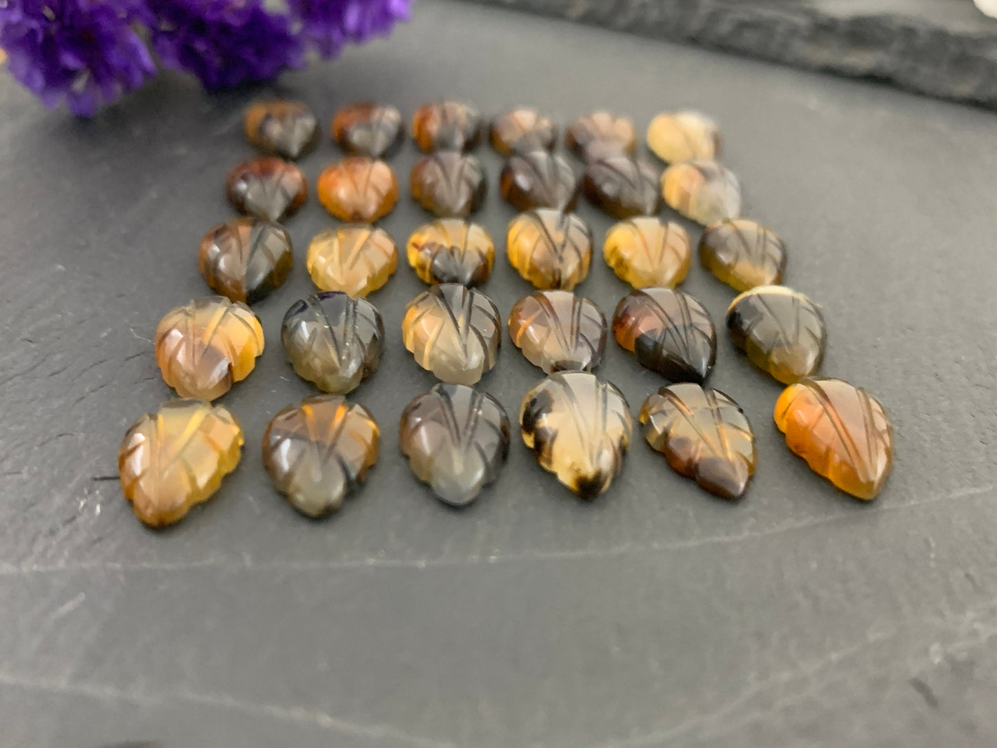 Montana Agate leaf 8x12mm cabochon