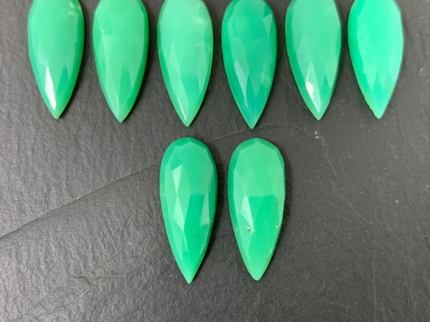 Faceted Chrysoprase pear 8x20mm cabochon
