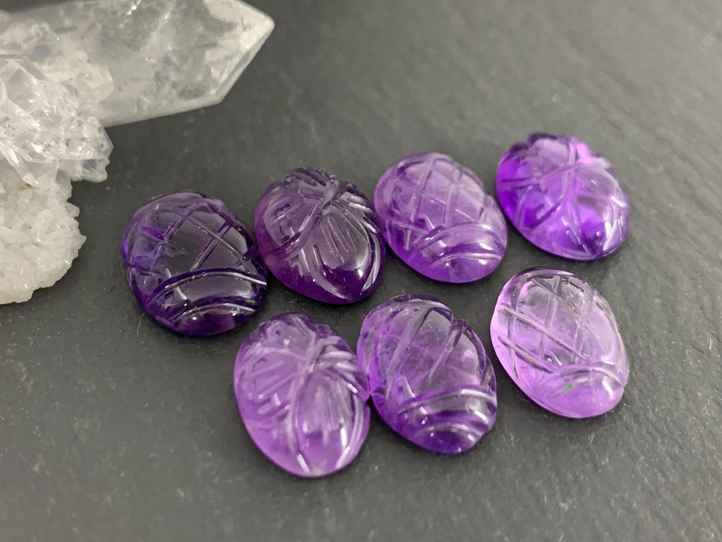 Amethyst oval 12-13mm long cabochon - Hand carved floral cabochon