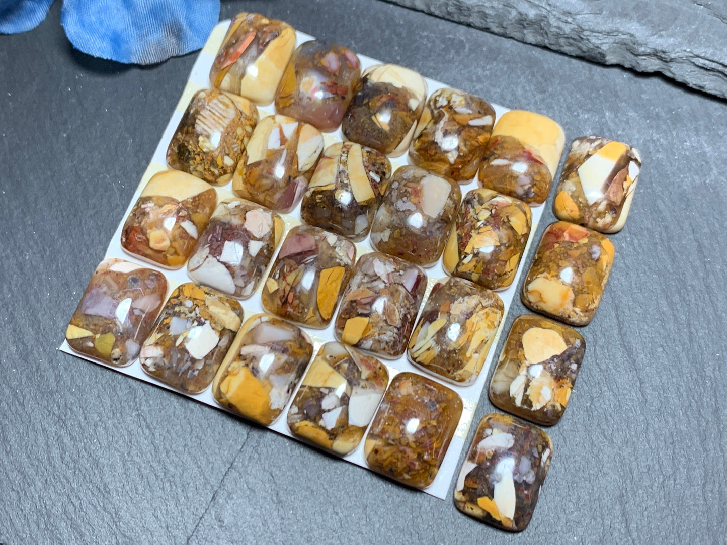 Brecciate Mookaite rectangle 13x18mm cabochon - Calibrated cabochons