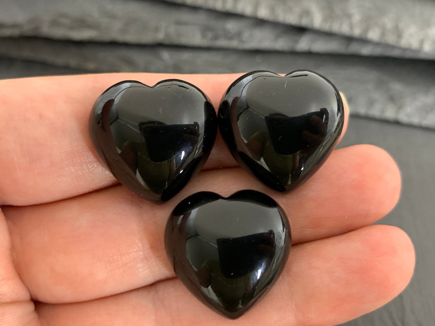 Black Agate heart 20mm cabochon - Calibrated cabochons