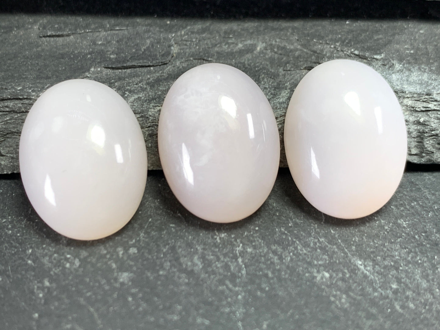 Pink Opal oval 12x16mm Cabochon - Calibrated cabochons