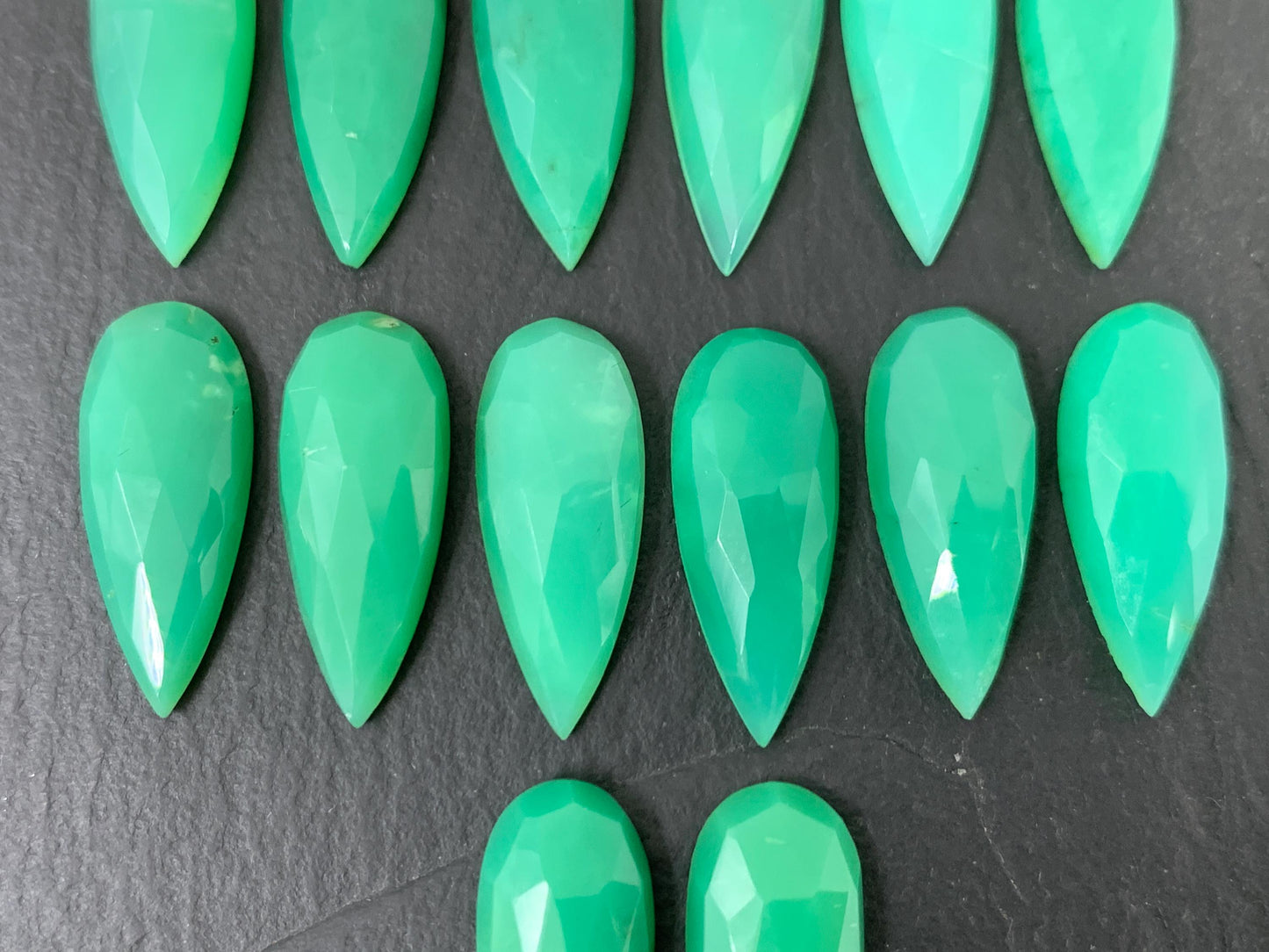 Faceted Chrysoprase pear 8x20mm cabochon