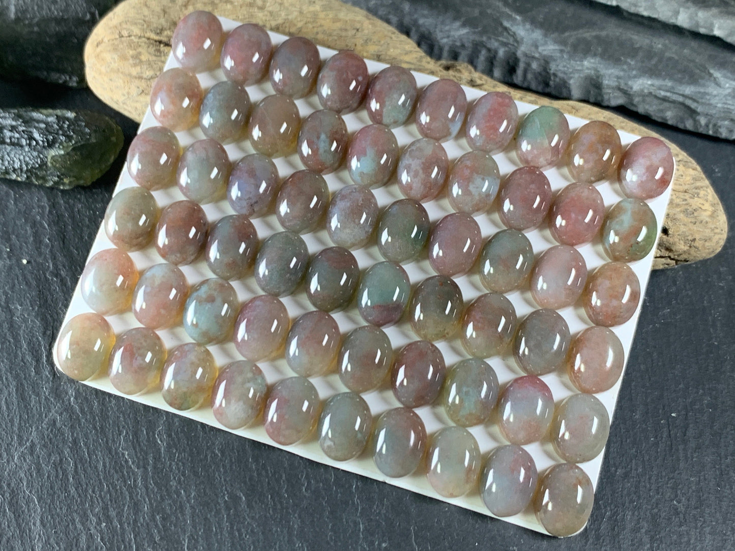 Blood Stone oval 8x10mm cabochon